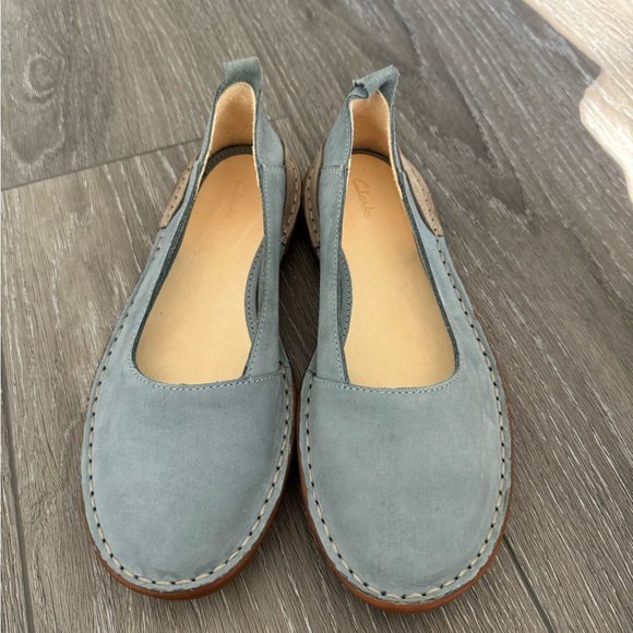 Clark’s Suede Flats - Picture 4 of 4